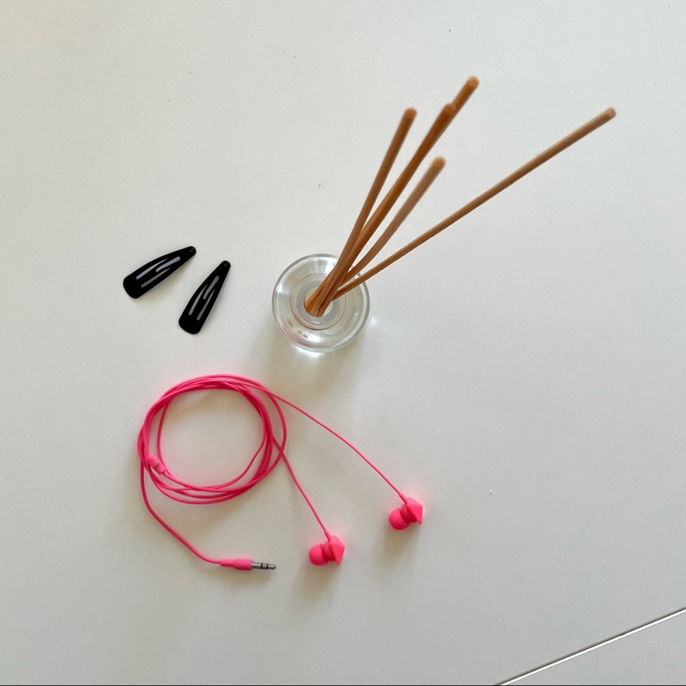 NEW pink headphones
